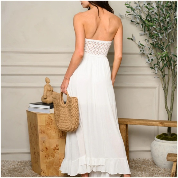 # 14 WHITE SLEEVELESS LACE DETAILED MAXI DRESS - Picture 2 of 5